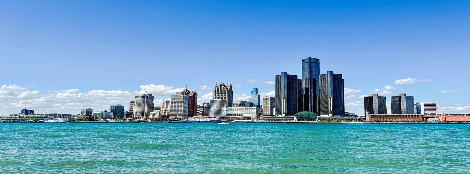 Detroit, MI skyline